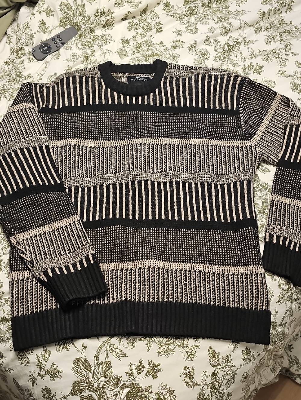 Men's Black & Cream Patterned Crewneck Sweater
